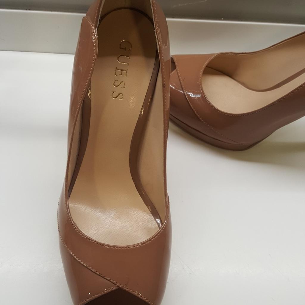 Guess hotsell scarpe spuntate