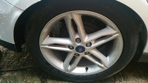 Vehicles Greater Manchester Bolton - Photos for FORD FOCUS MK3 17INCHES ALLOY WHEEL AND TYRE