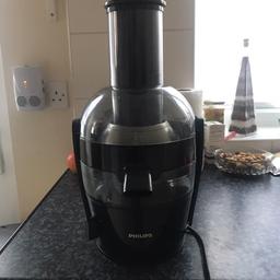Philips whole fruit and vegetable maker hardly used ,only 6 months old paid £120 get a real juice health boost grab your self a bargain thanks for looking