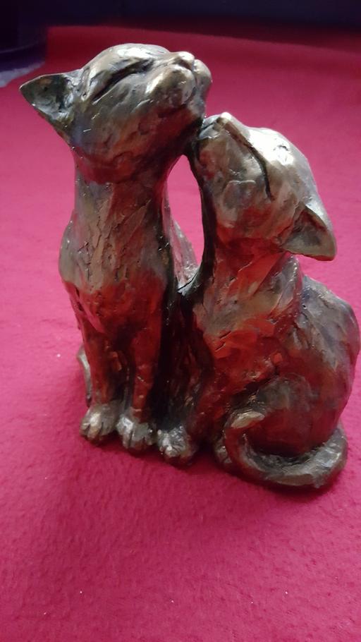 Buy & Sell Warwickshire Nuneaton and Bedworth - Photos for New Kissing Cats Bronze Figure present 