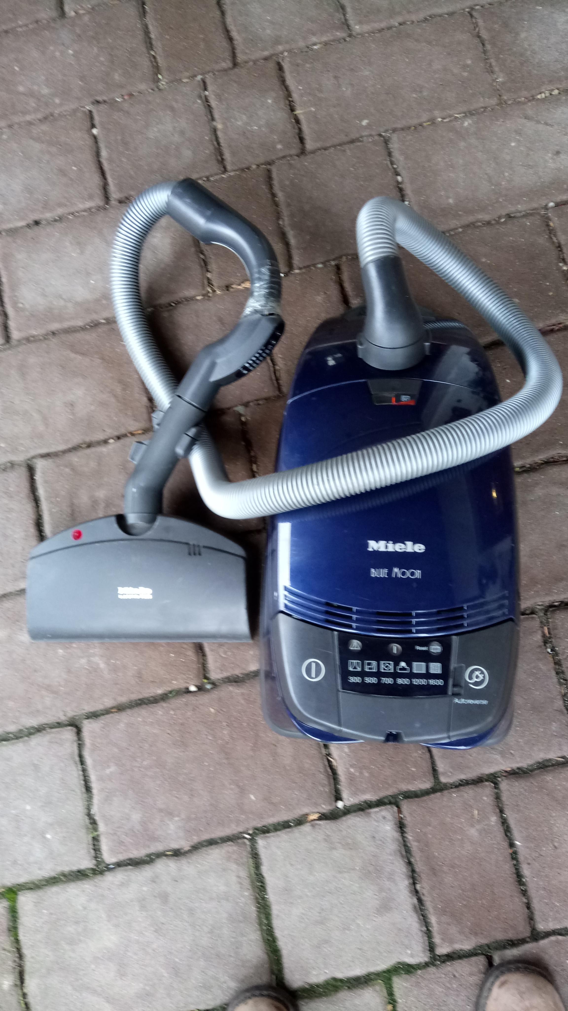 Miele Blue Moon Staubsauger S 658 in 94496 Ortenburg für 20,00 € zum