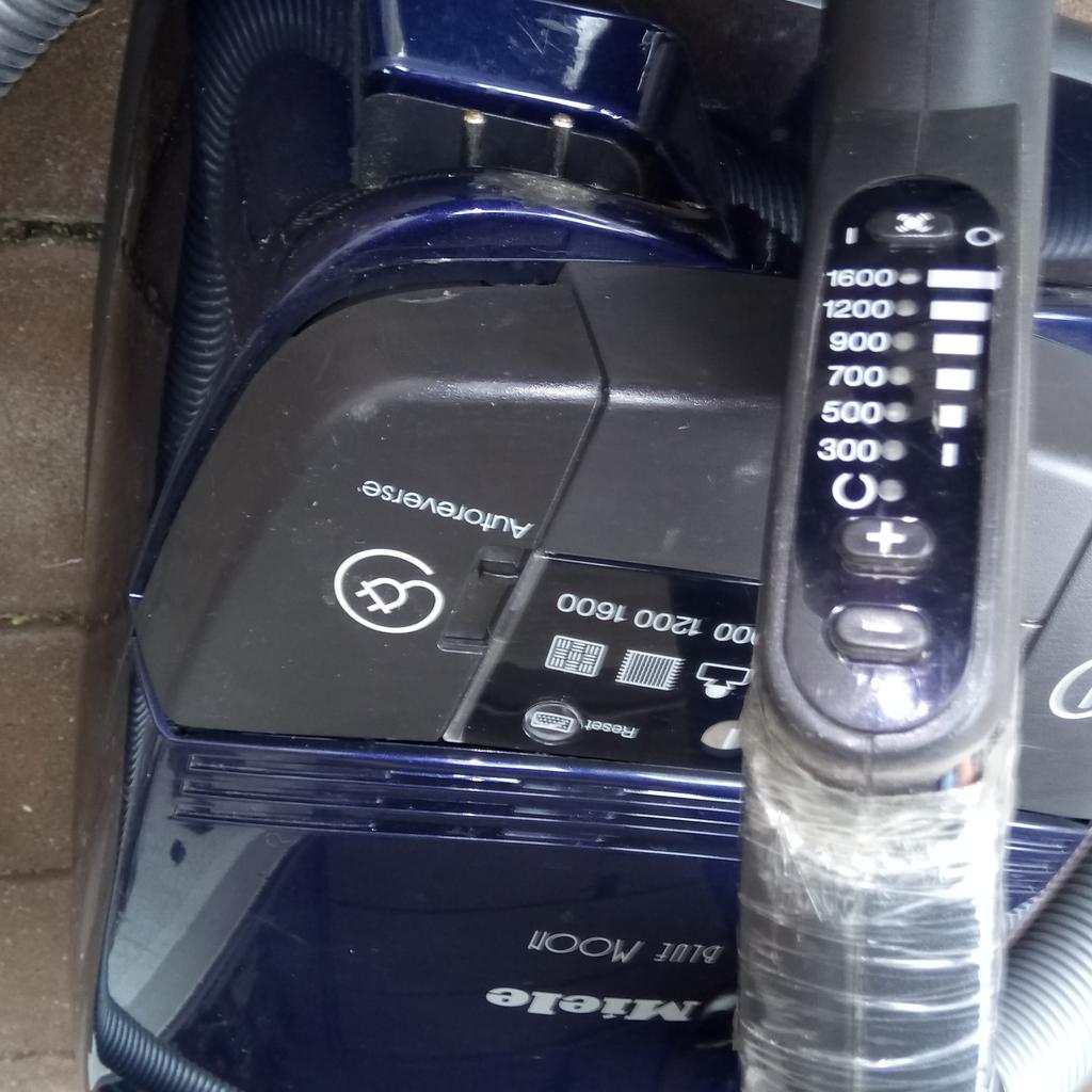 Miele Blue Moon Staubsauger S 658 in 94496 Ortenburg für 20,00 € zum