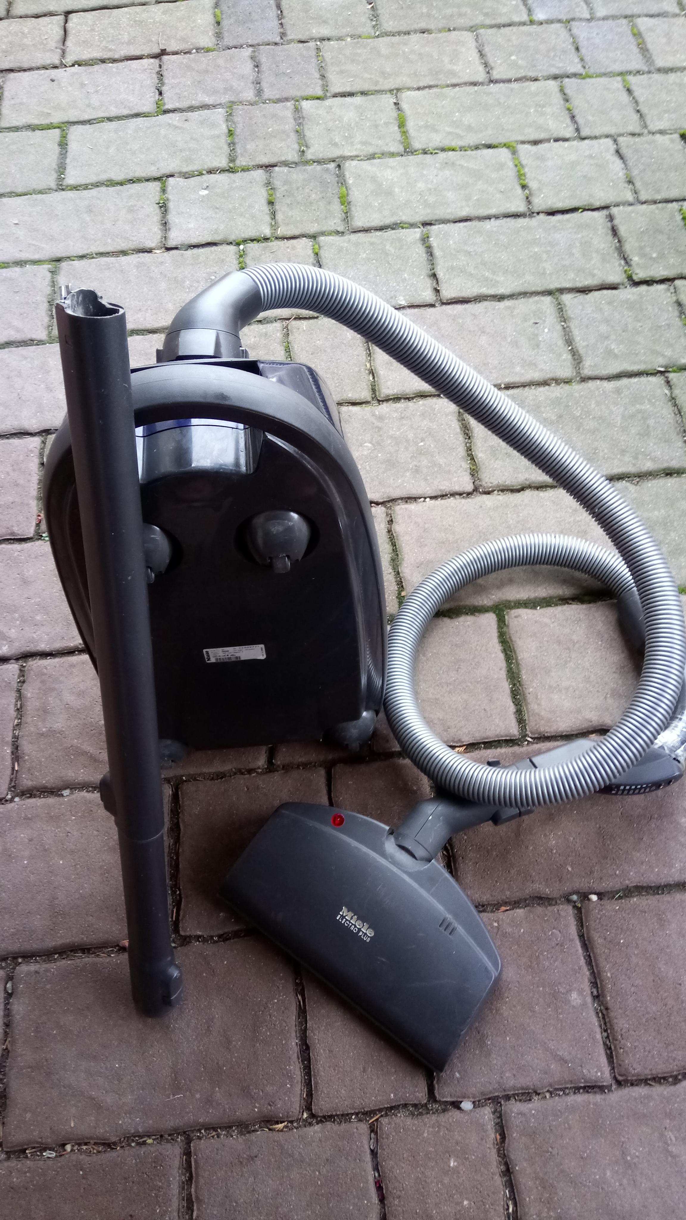 Miele Blue Moon Staubsauger S 658 in 94496 Ortenburg für 20,00 € zum