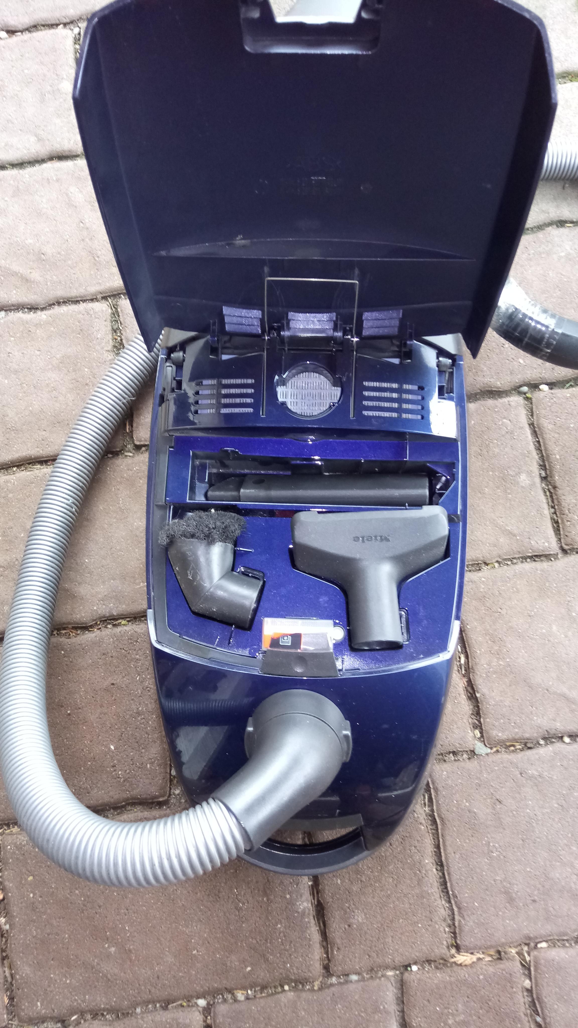 Miele Blue Moon Staubsauger S 658 in 94496 Ortenburg für 20,00 € zum