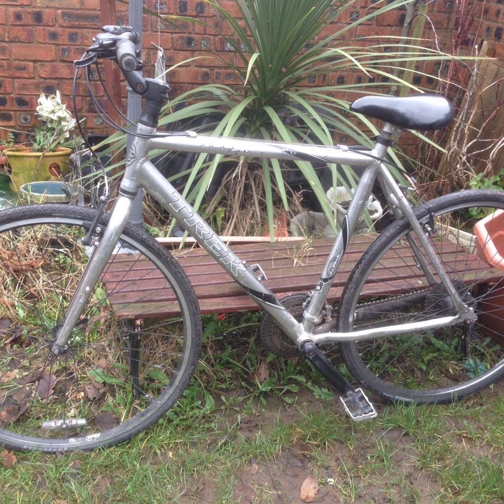 Gents Trek 7100 FX Hybrid Bike in M13 Manchester for 30.00 for