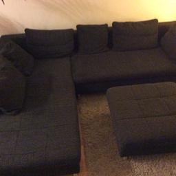 Gebe meine Couch nur sehr ungern ab, sie ist bequem,hat viel Platz und man kann darauf sehr gut schlafen. Sie ist zweiteilig. Das linke Teil auf dem Foto ist 1.05b und 2.20 tief.
Das rechte Teil ist 1.05 tief und 2.85 b.
Der beistellhocker ist 80x80.
5 Jahre alt und bei Avanti gekauft. NP 999€
Leider passt sie nicht in meiner neuen Wohnung.