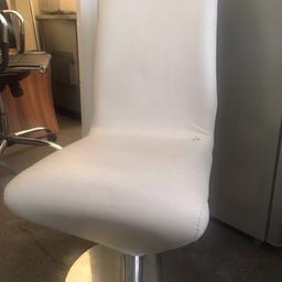 4 leather solid white chairs with silver mirror base for sale, few marks due to wear & tear, can be cleaned up with a little tlc. 

Collection from farmworth Bolton