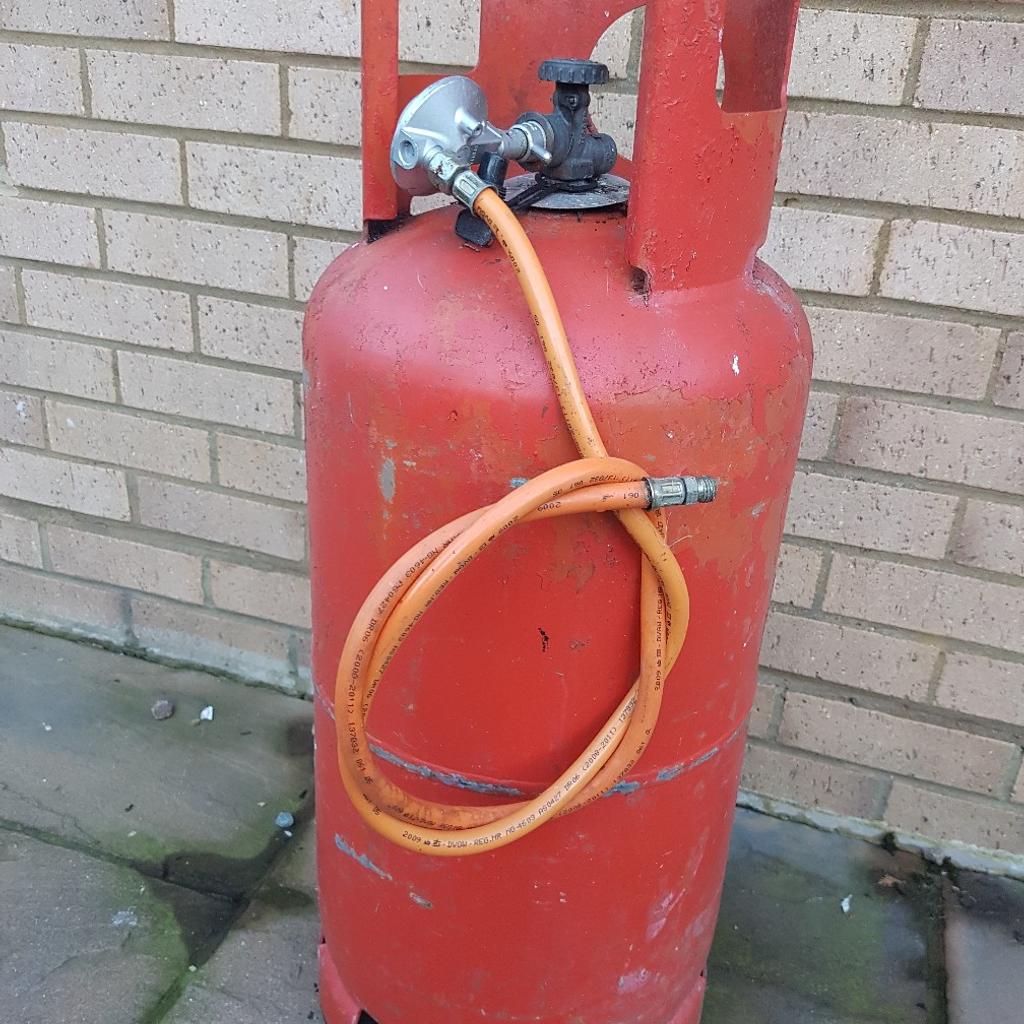 19kg Propane Calor Gas Cylinder & Regulator in MK43 Moretaine für £ 20