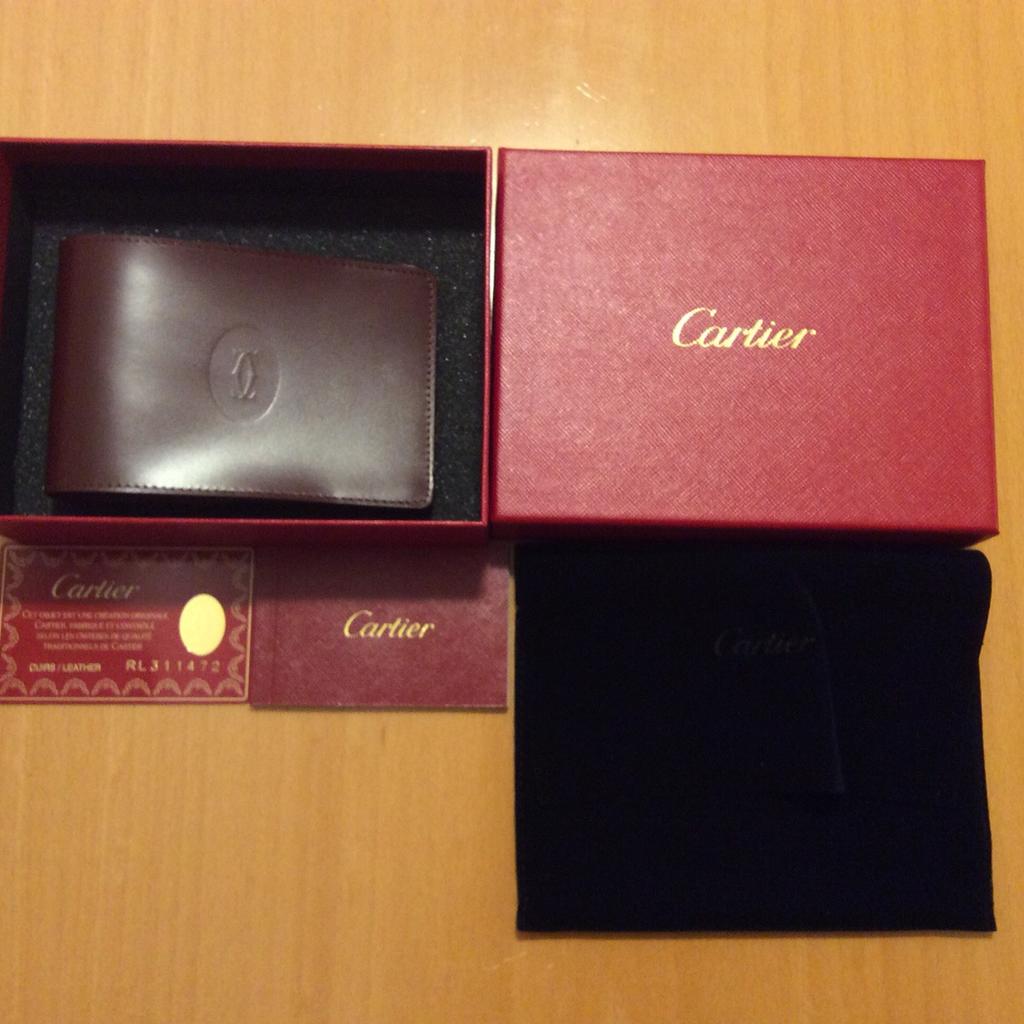 Porta assegni originale Cartier. Nuovo con confezione originale e certificato Cartier.
Consegna a Milano