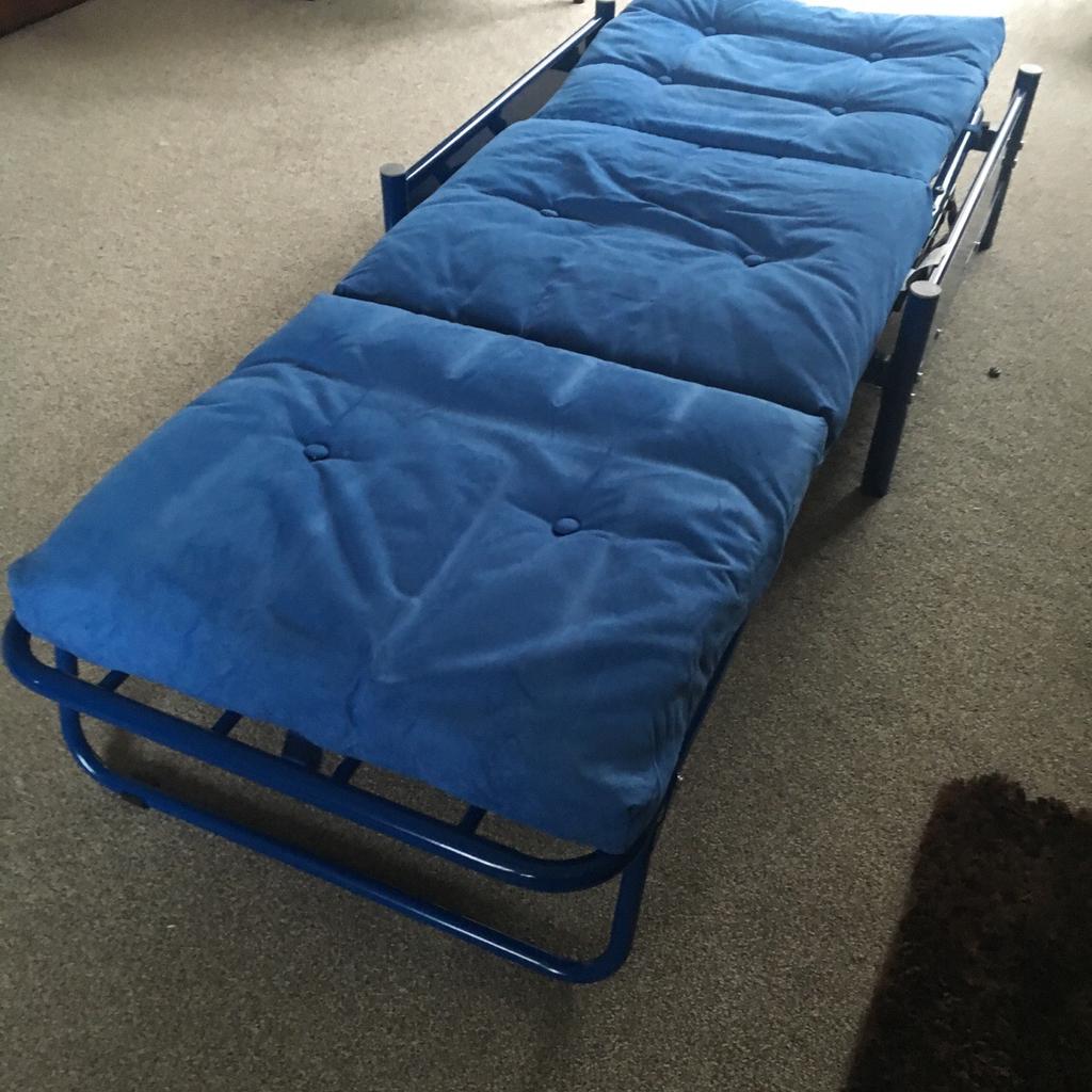 Metal futon chair. in NN4 Northampton für £ 25,00 zum Verkauf Shpock AT