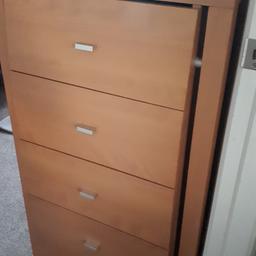 Five drawers large chest of drawer. In good used condition. Quite an heavy item so might require 2 people unfortunately I'm not allowed to lift so i am unable to help.
