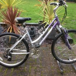 Ladies Giant Sedona cycle
Aluminium 6061 frame size (S)
21 gears 7x3 
Shimano tourney rear gears
26 inch wheel
Bottle holder
Very good condition 
Surplus to requirements
Rear cycle rack will be supplied free of charge if required
Excellent tyres
Text or call 07917548793