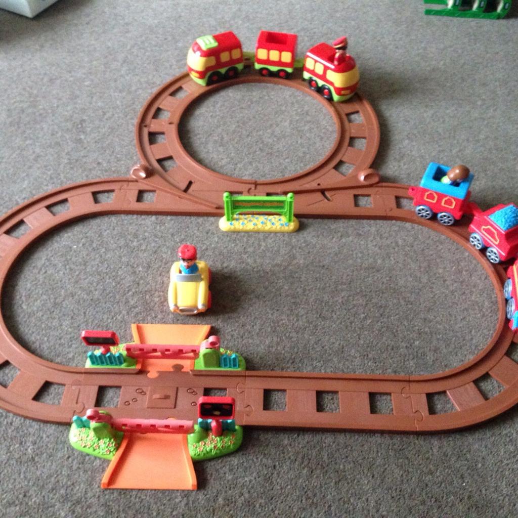 Happyland extra store train track