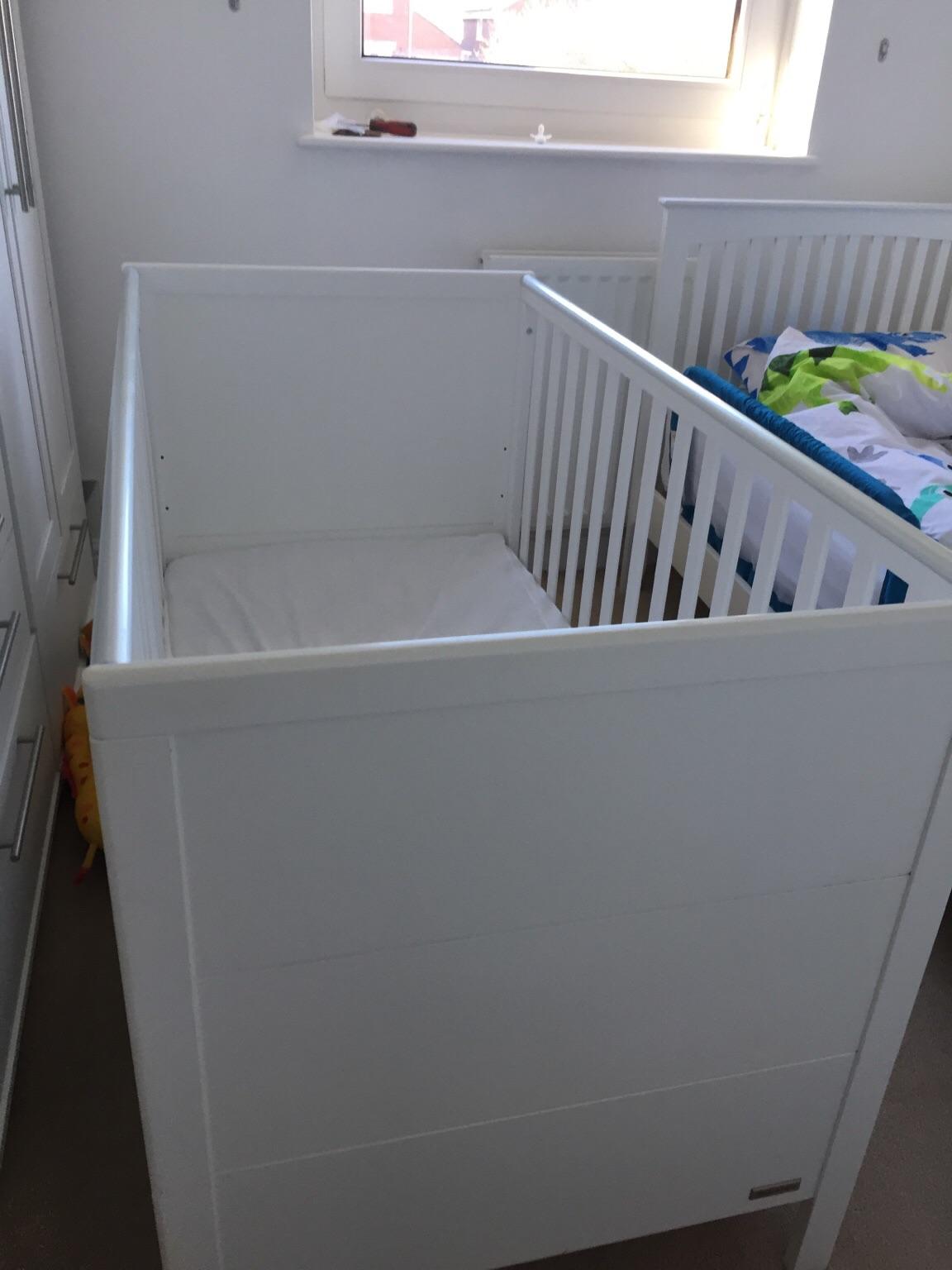 Mamas and papas yale cot clearance bed