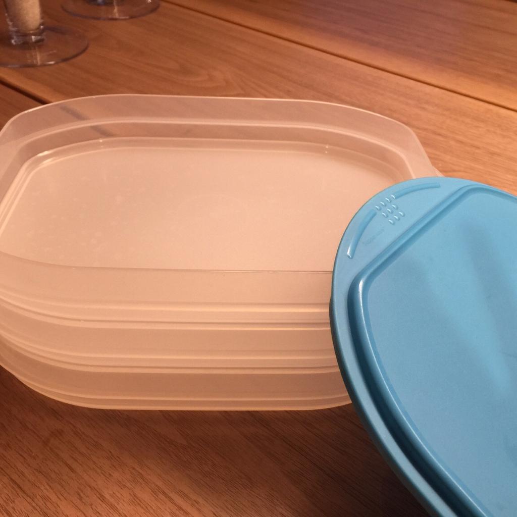 Tupperware Wurstdose stapelbar in 6065 Thaur for €4.00 for sale