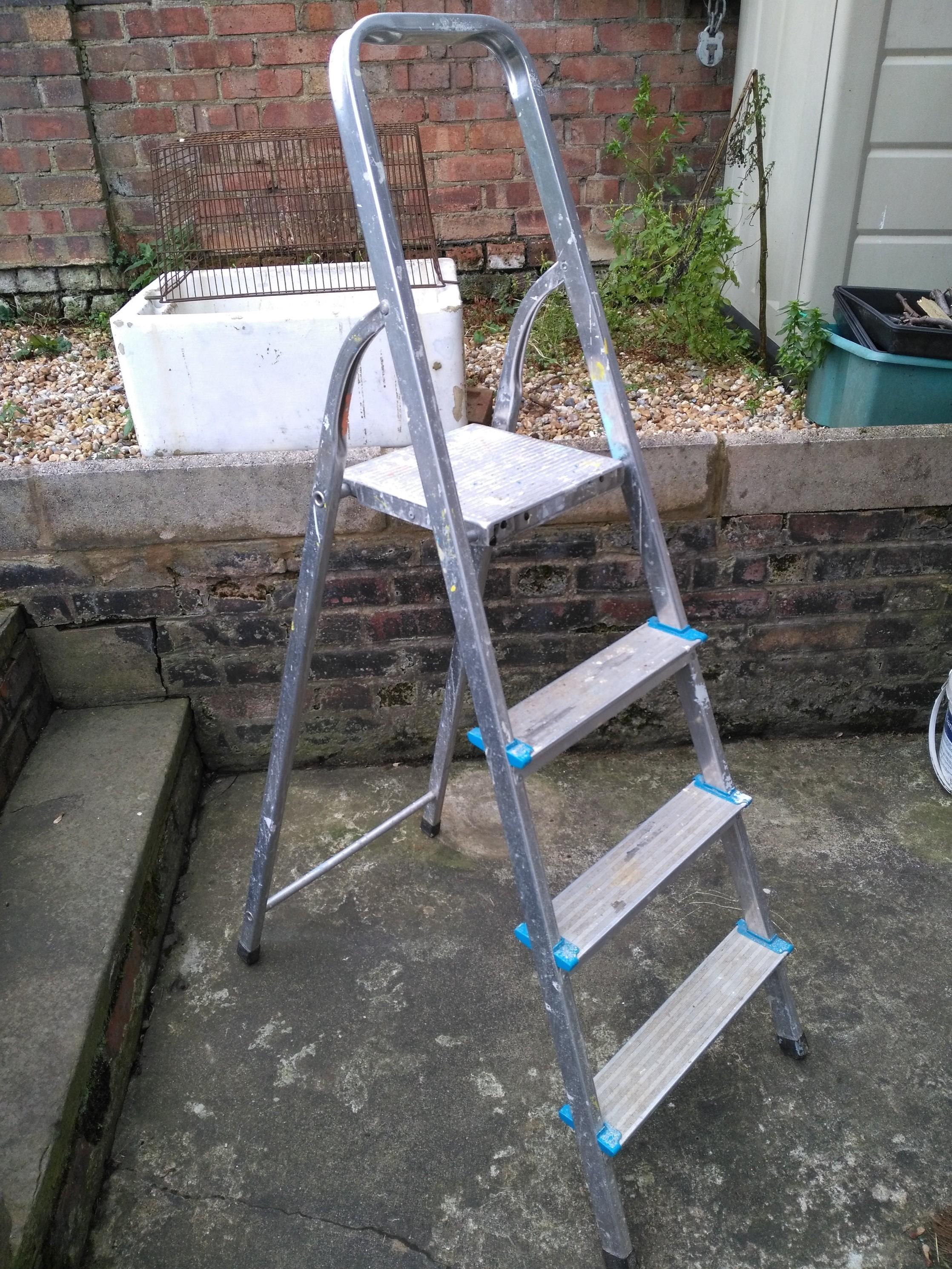 Beldray 3Tread Aluminium Step Ladder in E8 Hackney for £12.00 for sale