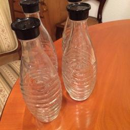 Ich verkaufe 4 Glasflaschen mit Deckel für den Soda Stream Sprudelautomat.
Sie sind ein paar mal gebraucht aber in einem sehr guten Zustand!
Je Flasche fünf Euro.