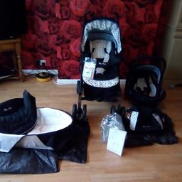 BRAND NEW!  Silver Cross 3d travel system used only once, rain cover and changing mat have never been used!

PAID £500 for it want £150 ONO.

ABSOLUTE BARGAIN!