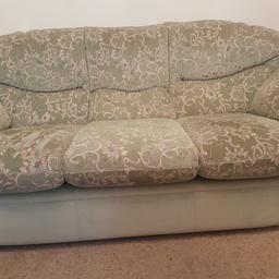 3 seater 1 chair excellent condition very comfy