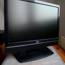 Verkaufe hier einen gut erhaltenen LG Monitor, welcher auch als Fernseher/ TV benutzt werden kann.

Anschlüsse (Siehe Bild):
1 Scart
1 HDMI
1 RGB
1 Cinch
1 Kopfhörerausgang

Und weitere siehe Bild

HD ready!

Größe: Ca. 20 Zoll

Bitte ein Angebot machen