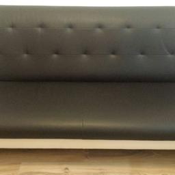 Ich verkaufe meine sehr schöne sofa schwarz&weiss. Preis verhandelbar melden sie mich an bitte 06603785447 069912146660