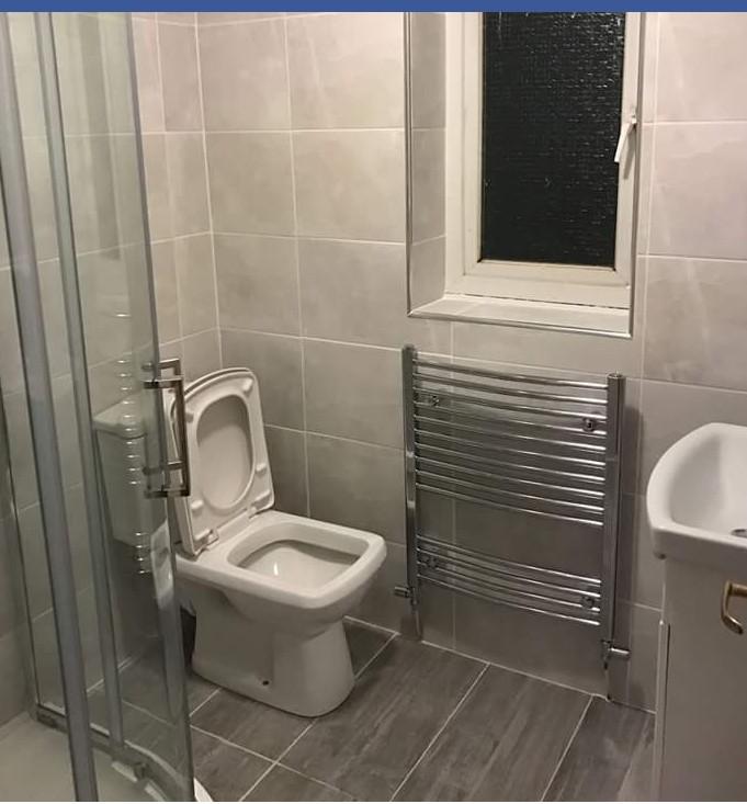 Bathroom fitter and builder in M18 Manchester für £ 50,00 zum Verkauf
