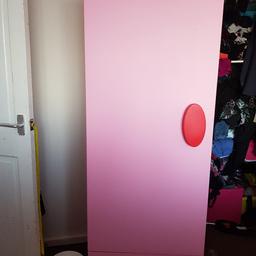 IKEA wardrobe in good condition
How ever there is a small crack in the red frame but not noticeable and and doesnt effect the use
