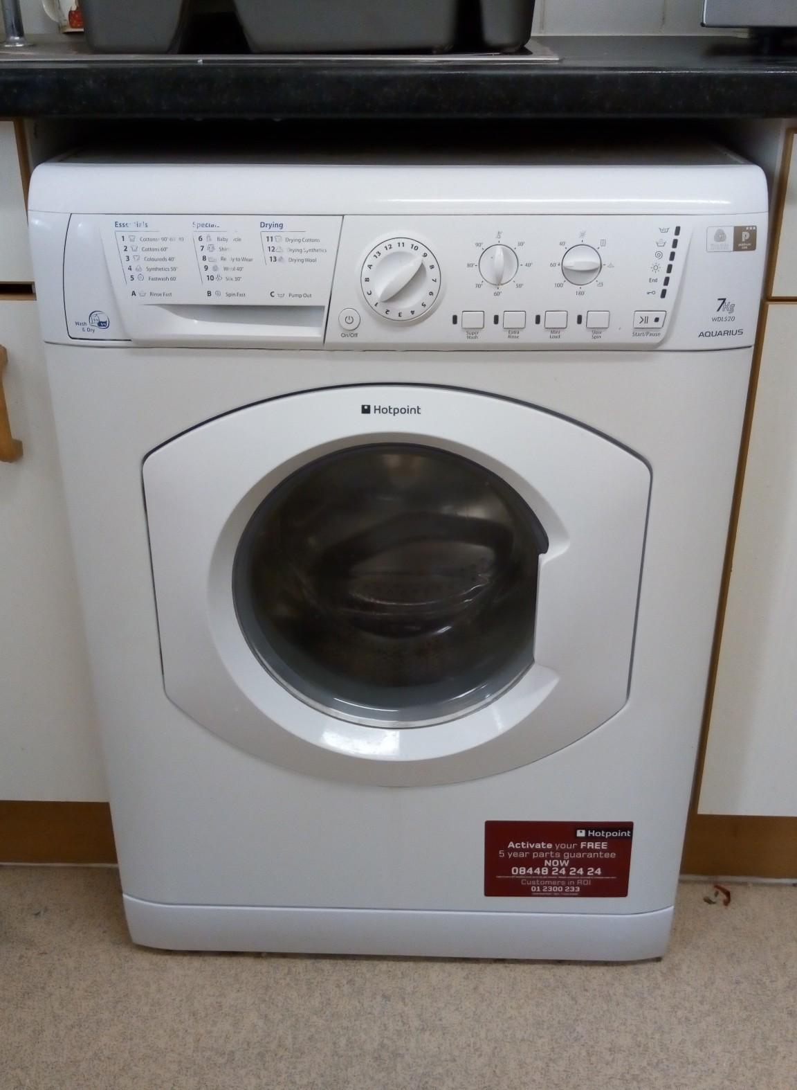 Hotpoint aquarius washer dryer wdl520 in SN10 Devizes for £50.00 for ...