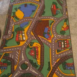 Large kids rug great condition hardly used only
