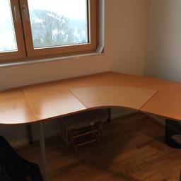 Verkaufe gut erhaltener Schreibtisch.
80cm breit x 200cm lang
Abzuholen in Thüringerberg
