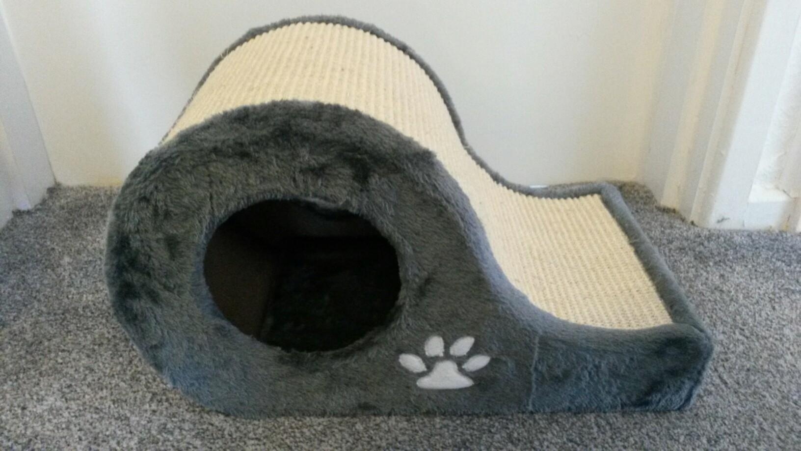 Milo & Misty Cat Hide & Scratch Curve in WS13 Lichfield for £8.00 for