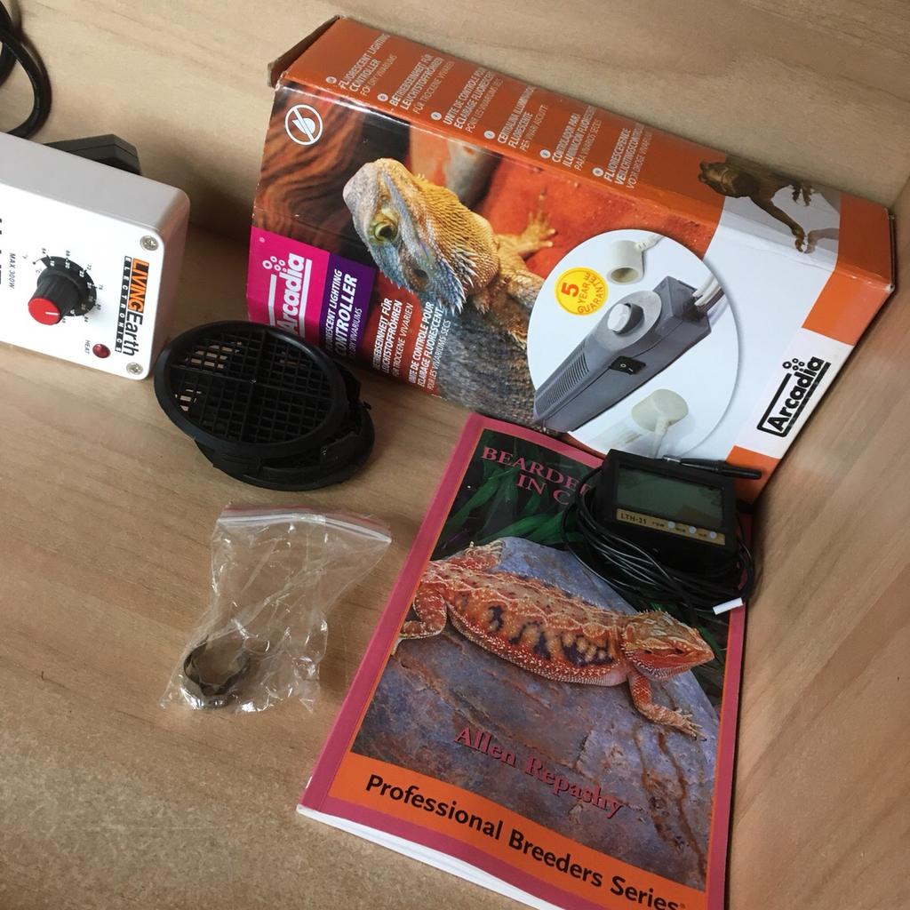 Full vivarium set up. Tank and extras in OX13 6JQ St. Helen Without für