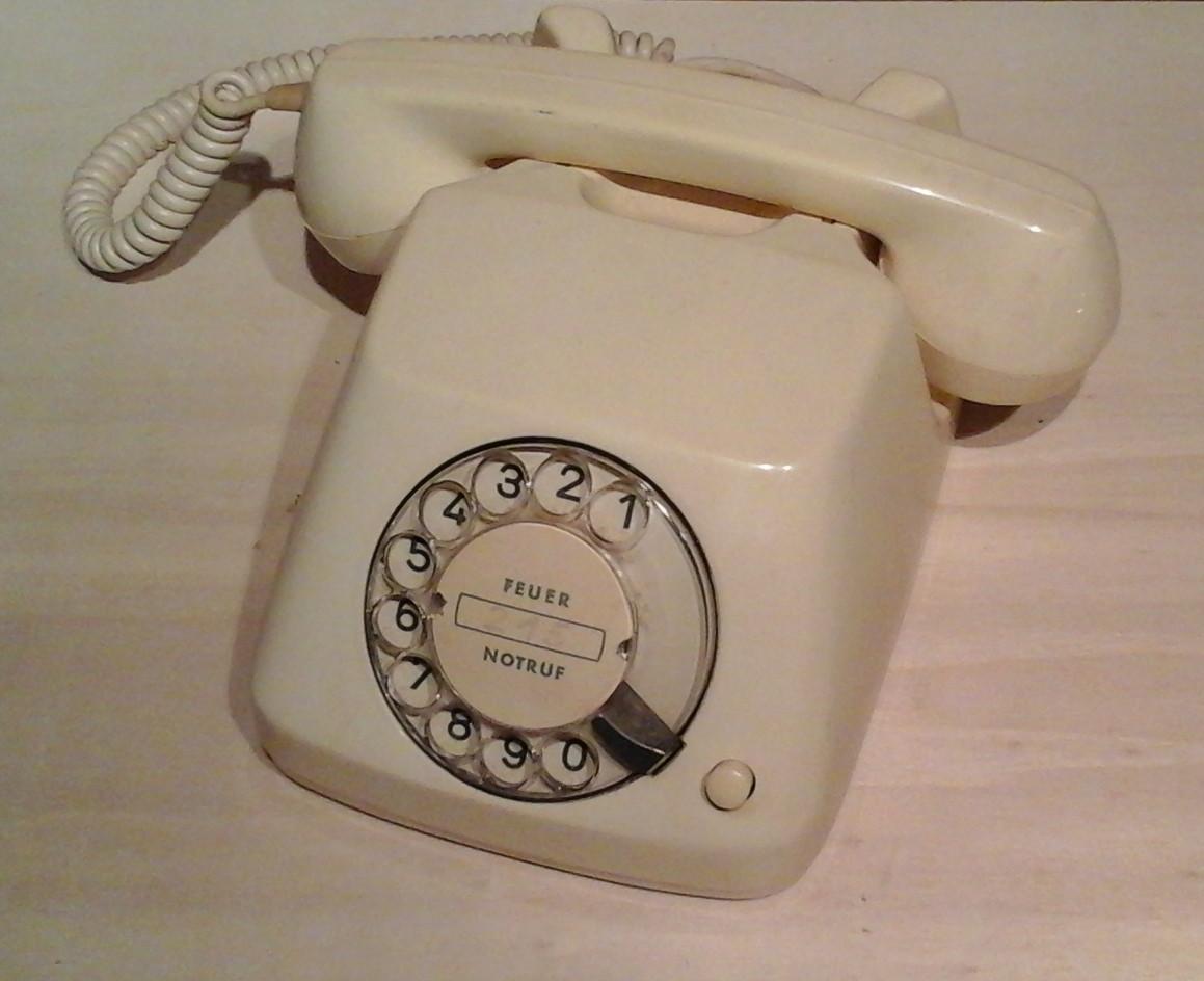 Seltenes Telefon in weiß mit Drehscheibe in 30627 Hannover für 30,00