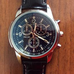 Schöne Armbanduhr mit Chronographen PRC 200
Neu und ungetragen.
Durchmesser ca. 41mm
Länge Armband und Uhr ca. 25cm