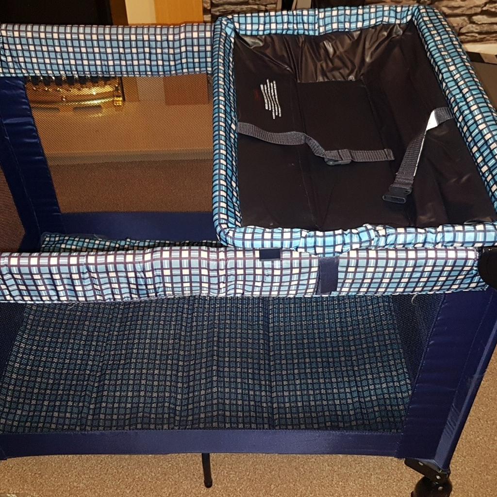 Little shield travel store cot