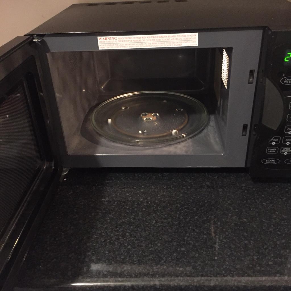 DeLonghi microwave in TS20Tees für £ 30,00 zum Verkauf Shpock AT