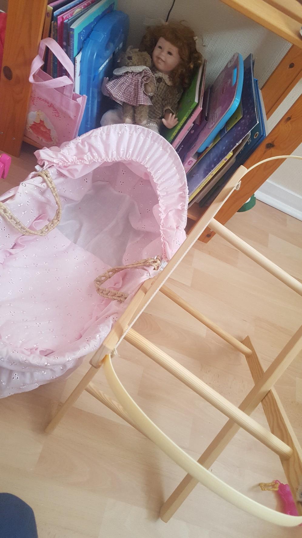 Beautiful Dolls carrycot and stand in BL2 Ainsworth for £12.00 for sale ...