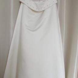 beautiful dress but dont have space for it.selling so cheap as need it gone.