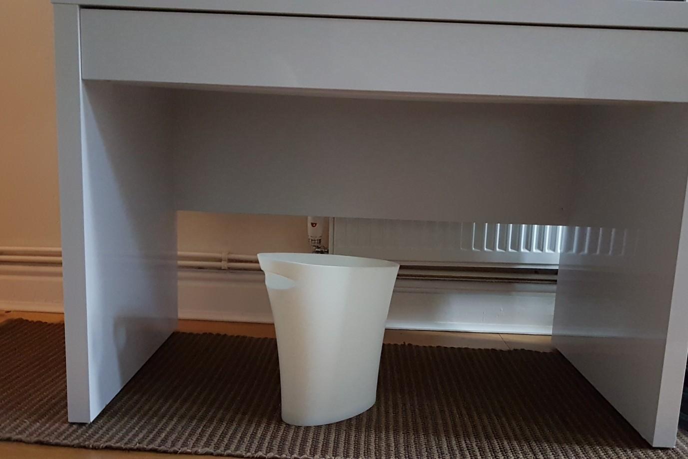 Luxor Gloss Desk with Hidden Drawer in HP6 Chiltern für 40,00 £ zum