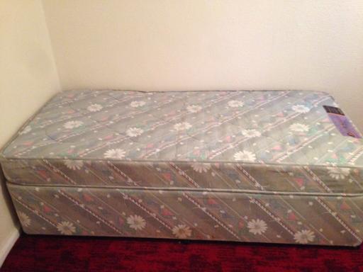 Buy & Sell Oakwood North London - Photos for Bed, silentnight Single bed with storage