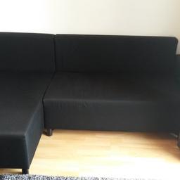 Ich biete eine Couch bzw. Aufklappsofa in schwarz.
Zustand: neu
man kann es als Couch nutzen. Sehr gemütlich.
Es verfügt über einen großen Stauraum.
Man kann es auch aufklappen.
Die Couch ist sehr stabil, robust und flexibel.
Die Couch hat eine L-Form. Das L-Flügel kann man sowohl link oder rechts einbauen.
Maße B x T x H = 225 x 135 x 80 cm
3 Kissen sind inklusive