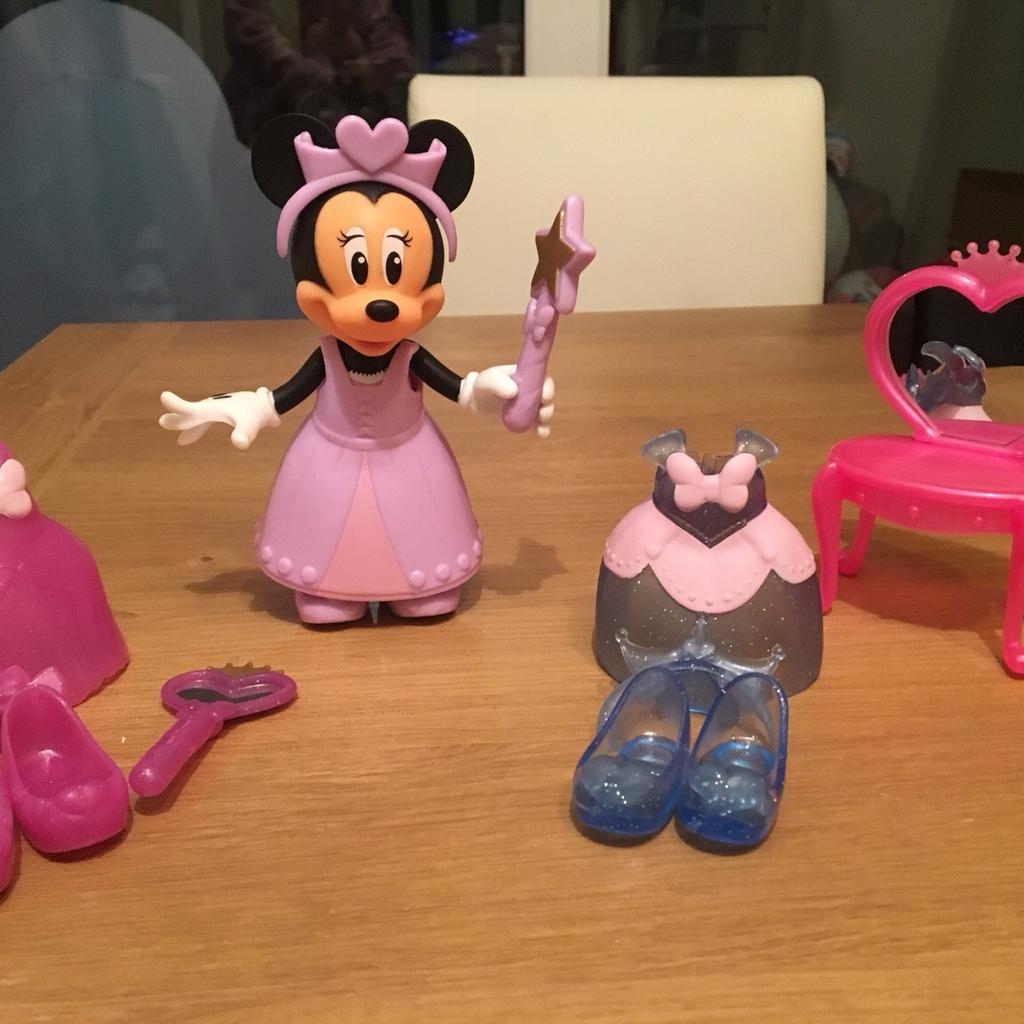 Minnie Mouse playset/figure in PR8 Sefton für £ 4,00 zum Verkauf ...