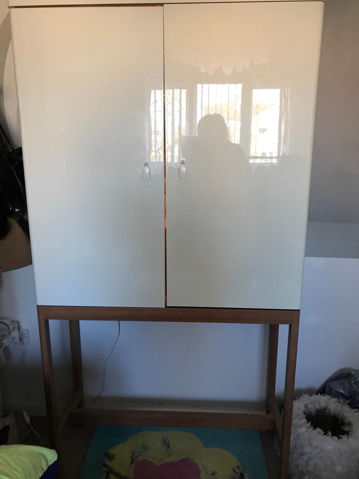 Ikea vinstra outlet dressing table