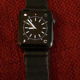 Vendo iwatch 1 da 42mm
Completo di base di ricarica e 2 cinturini
Ha 2 anni e ci sono come da foto dei piccoli segni di usura.