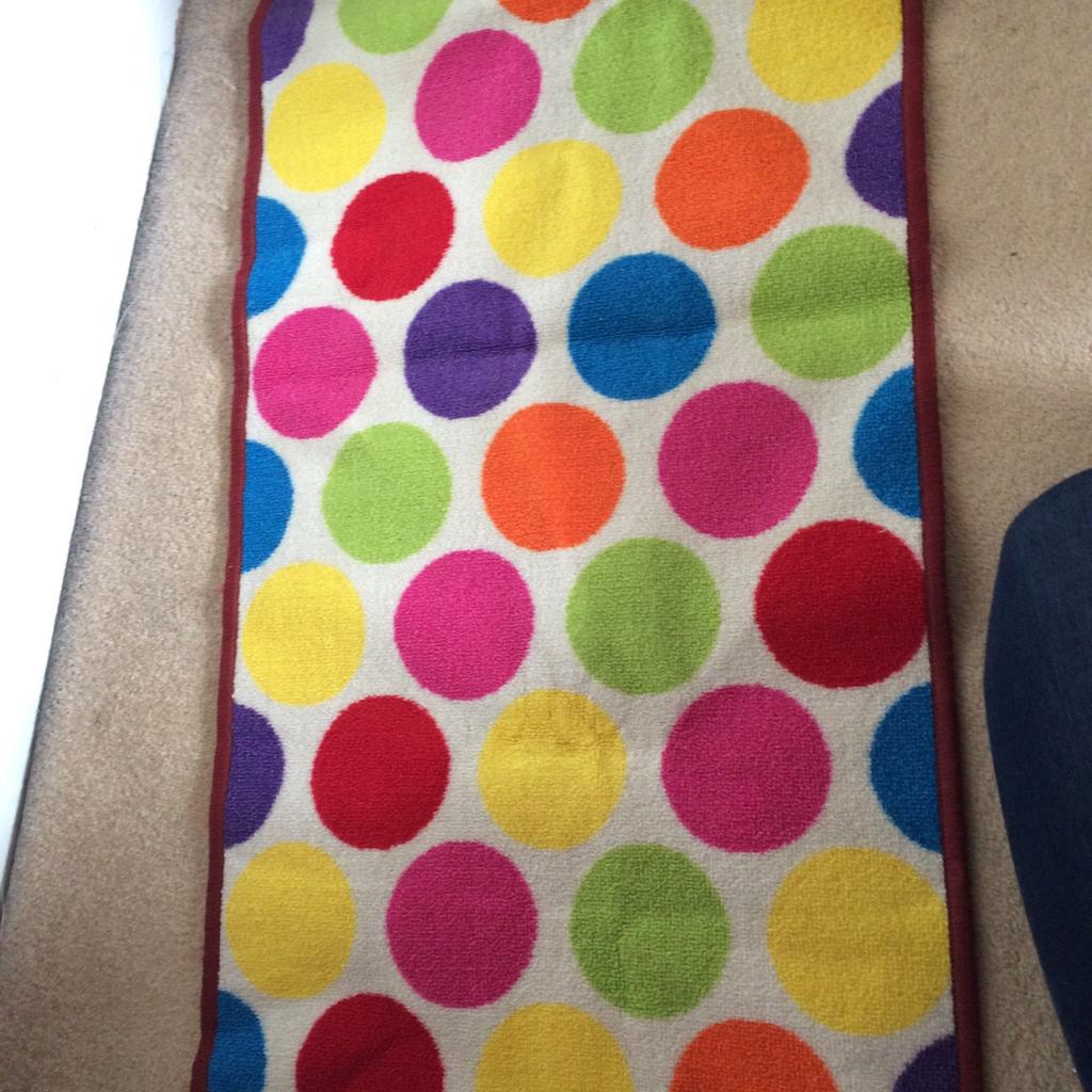 Spotty rug in WV10 Wolverhampton für £ 4,00 zum Verkauf | Shpock AT