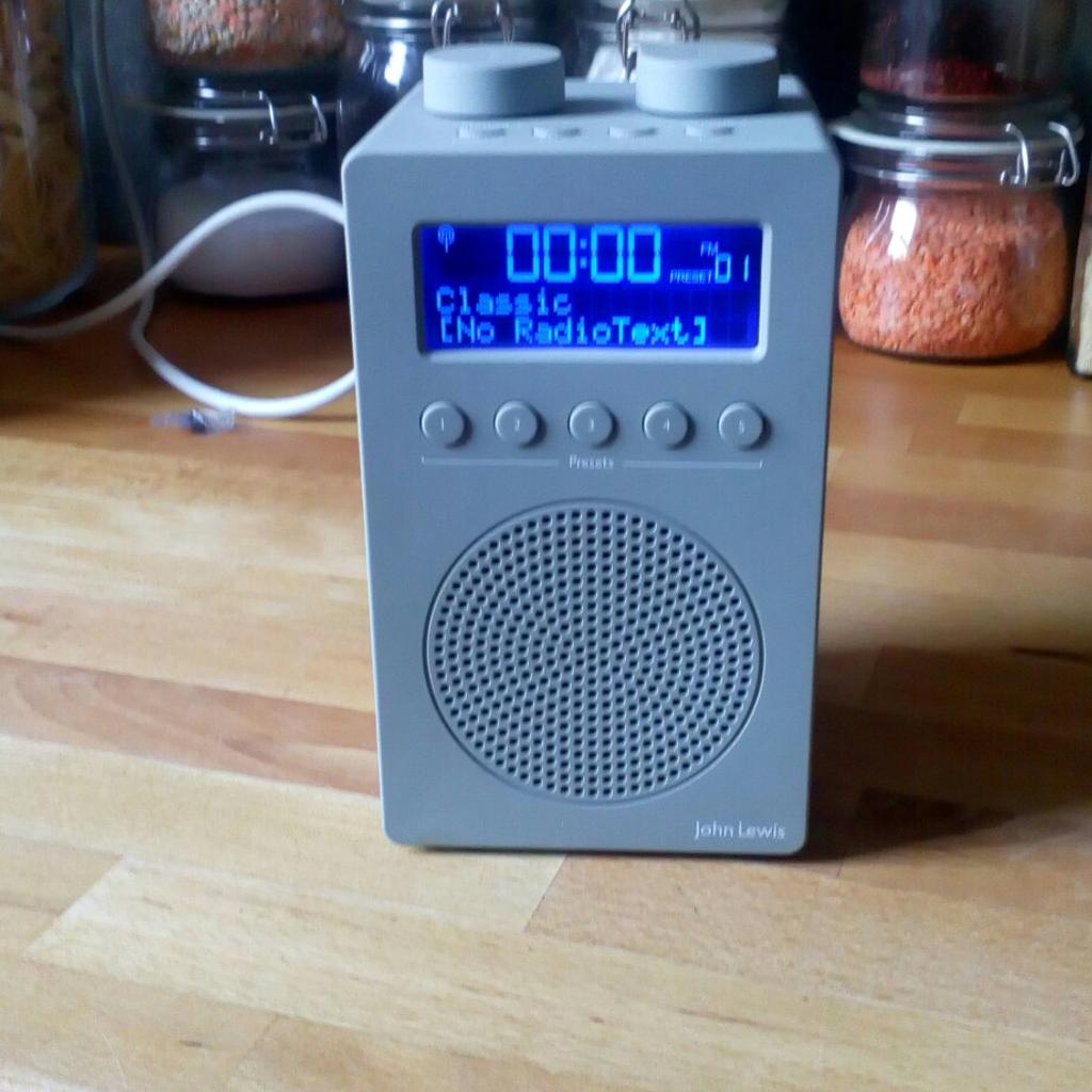 John Lewis portable radio in OL8 Oldham für £ 20,00 zum Verkauf Shpock AT