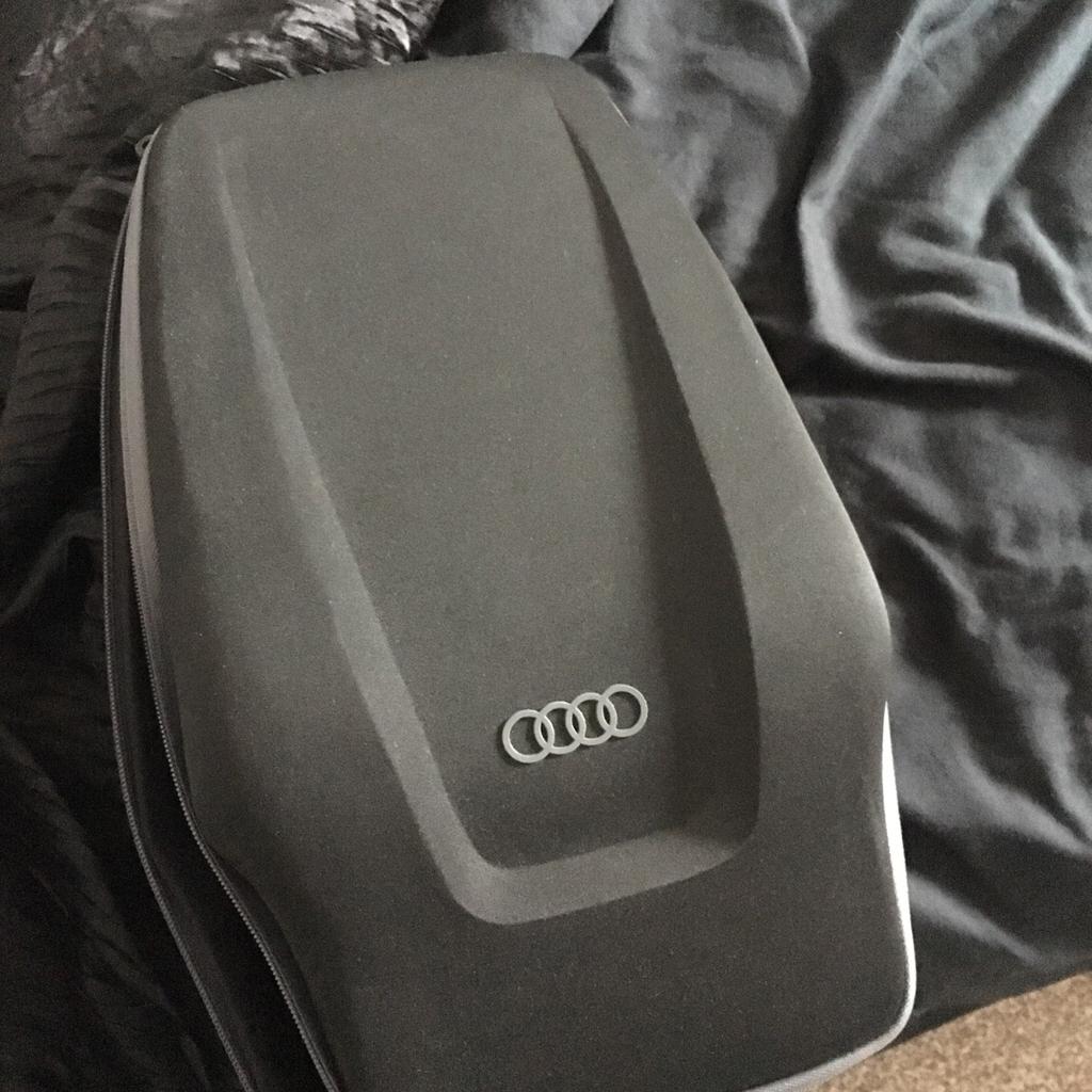Audi rear seat storage box in WR5 Wychavon for £20.00 for sale Shpock