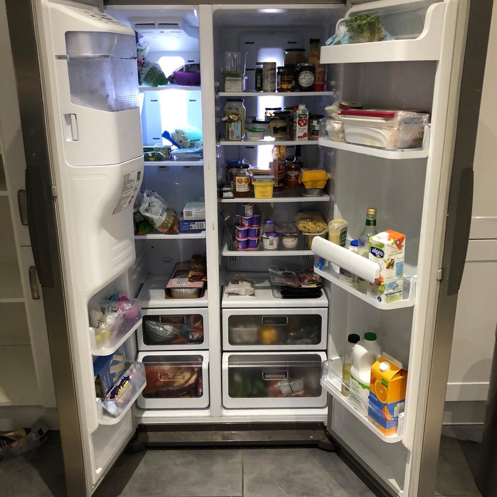 Samsung American style fridge freezer in CR2 London für 50,00 £ zum