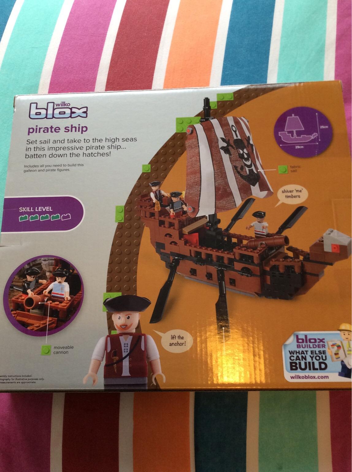 Wilko blox best sale pirate ship