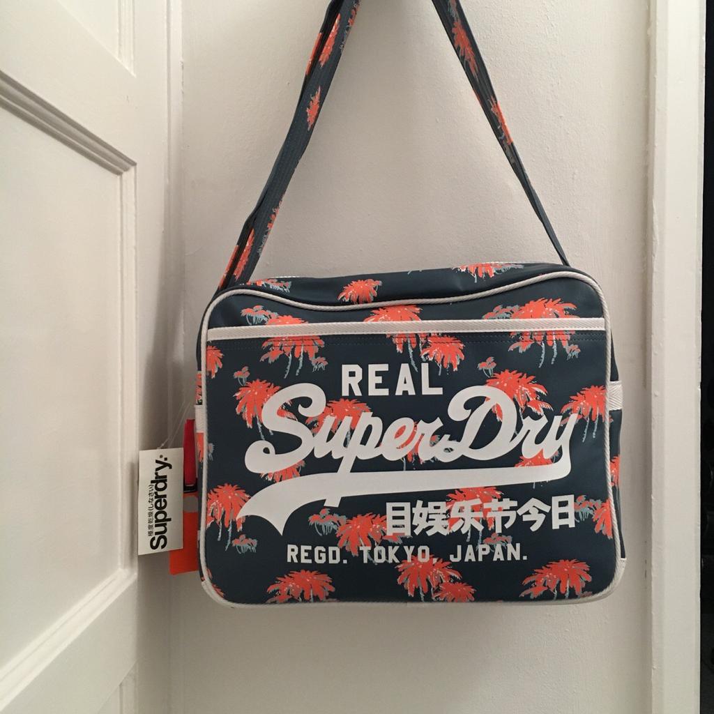 Superdry satchel bag in RM3 Havering for 14.00 for sale Shpock